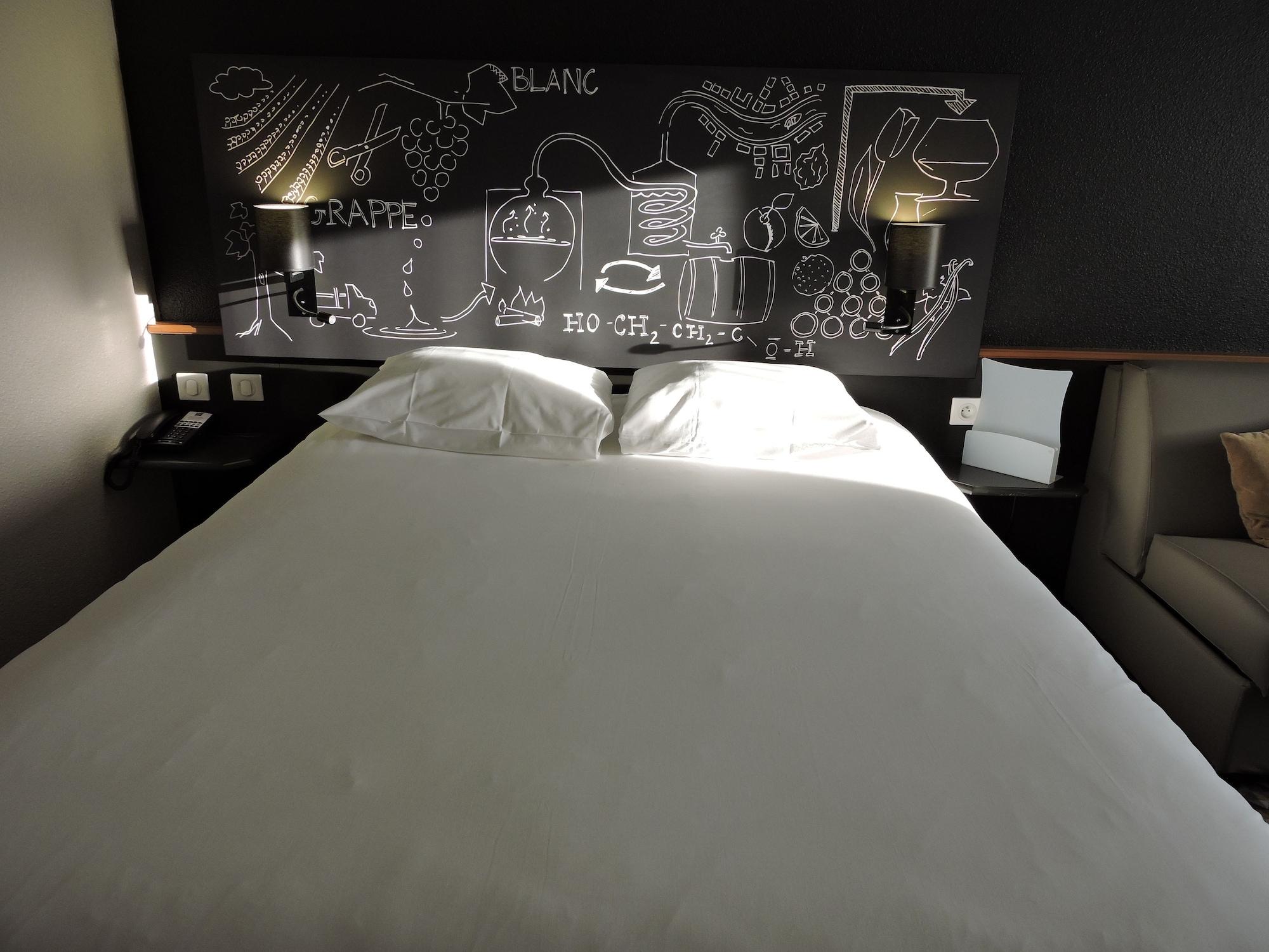 Готель Ibis Styles Cognac Chateaubernard Екстер'єр фото