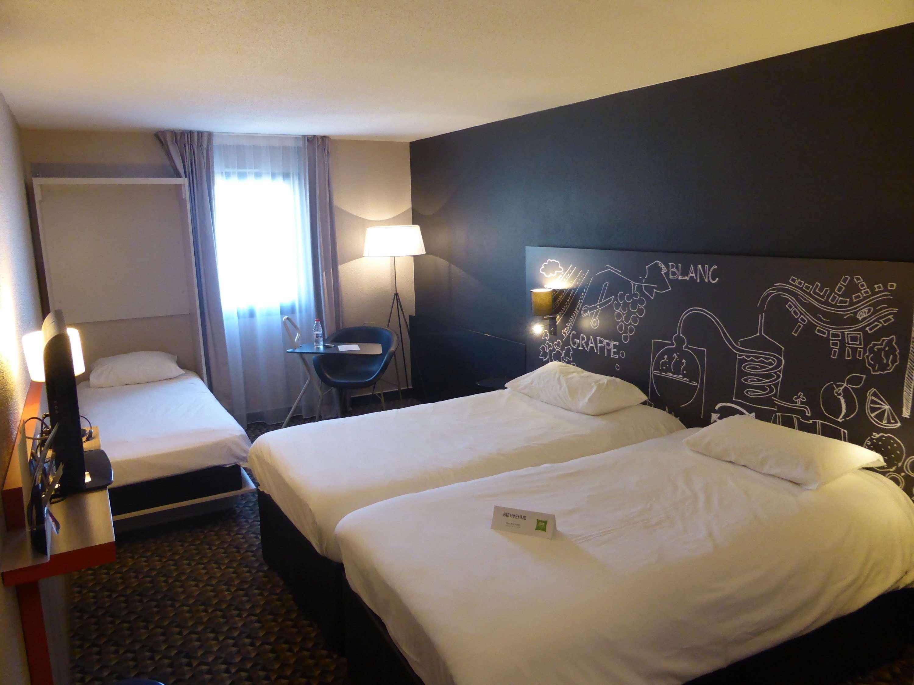 Готель Ibis Styles Cognac Chateaubernard Екстер'єр фото