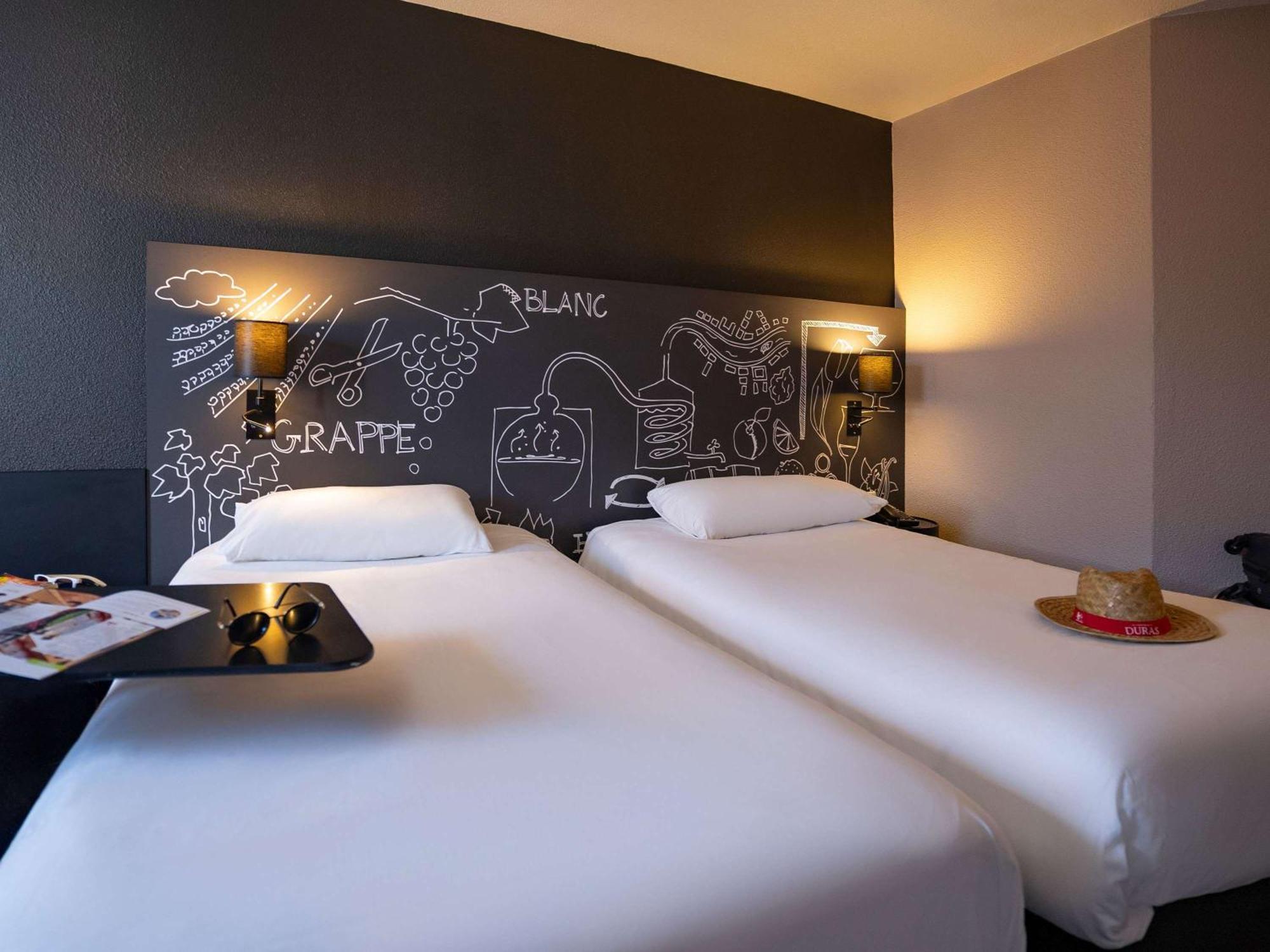 Готель Ibis Styles Cognac Chateaubernard Екстер'єр фото