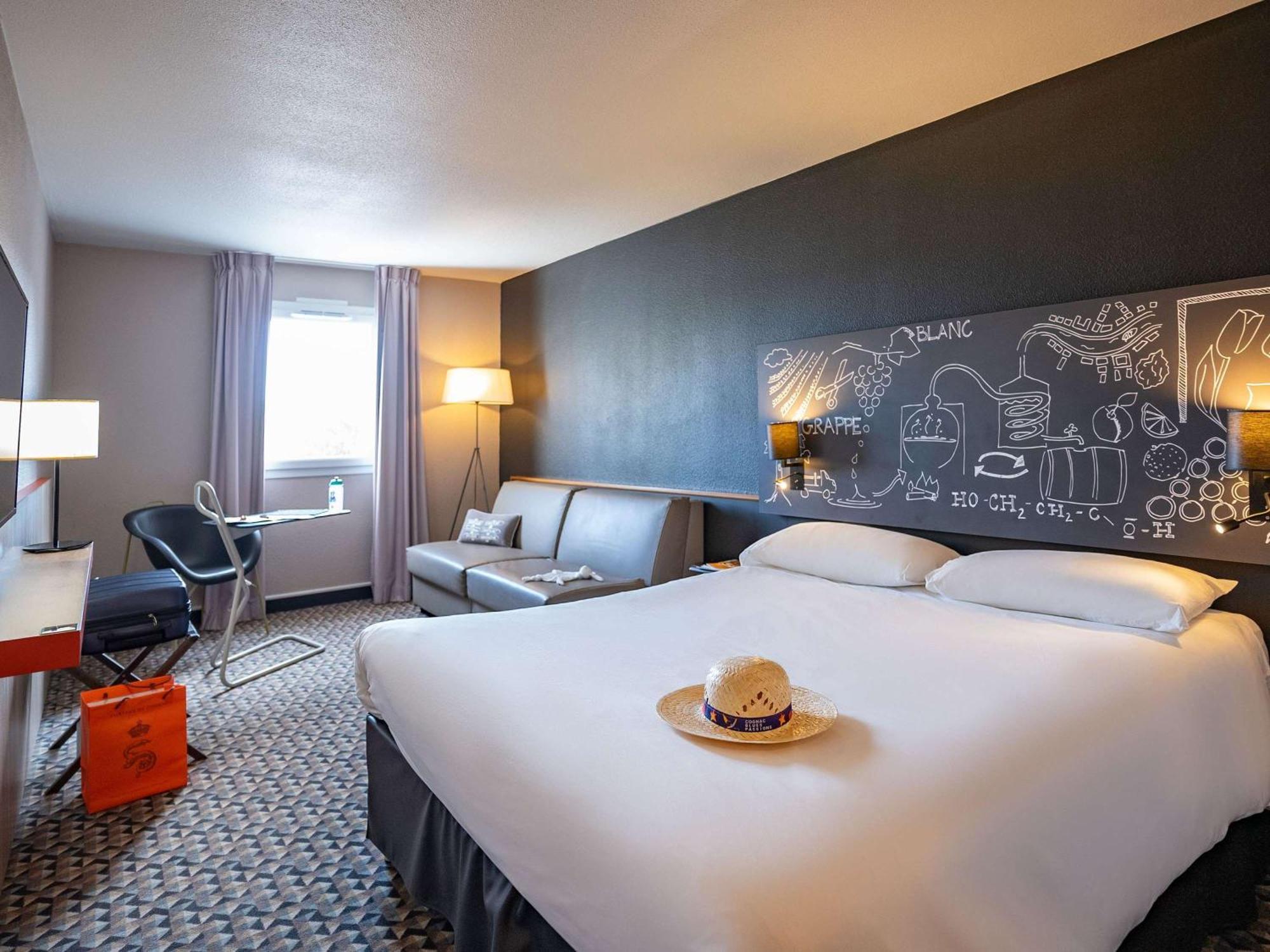 Готель Ibis Styles Cognac Chateaubernard Екстер'єр фото