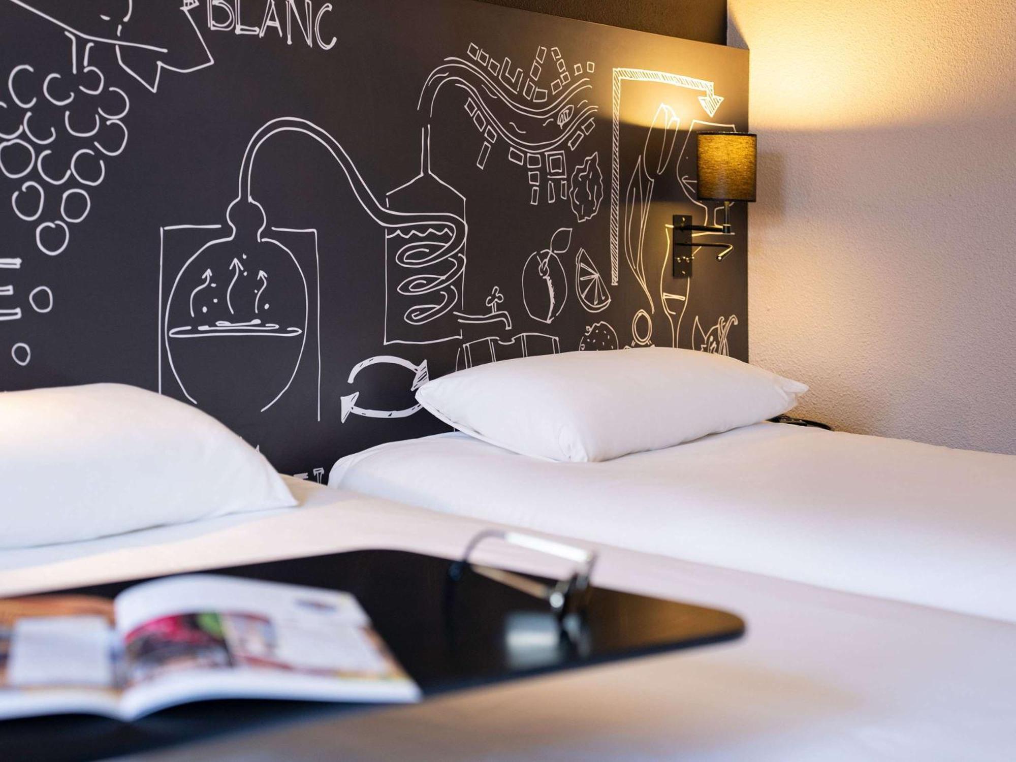 Готель Ibis Styles Cognac Chateaubernard Екстер'єр фото