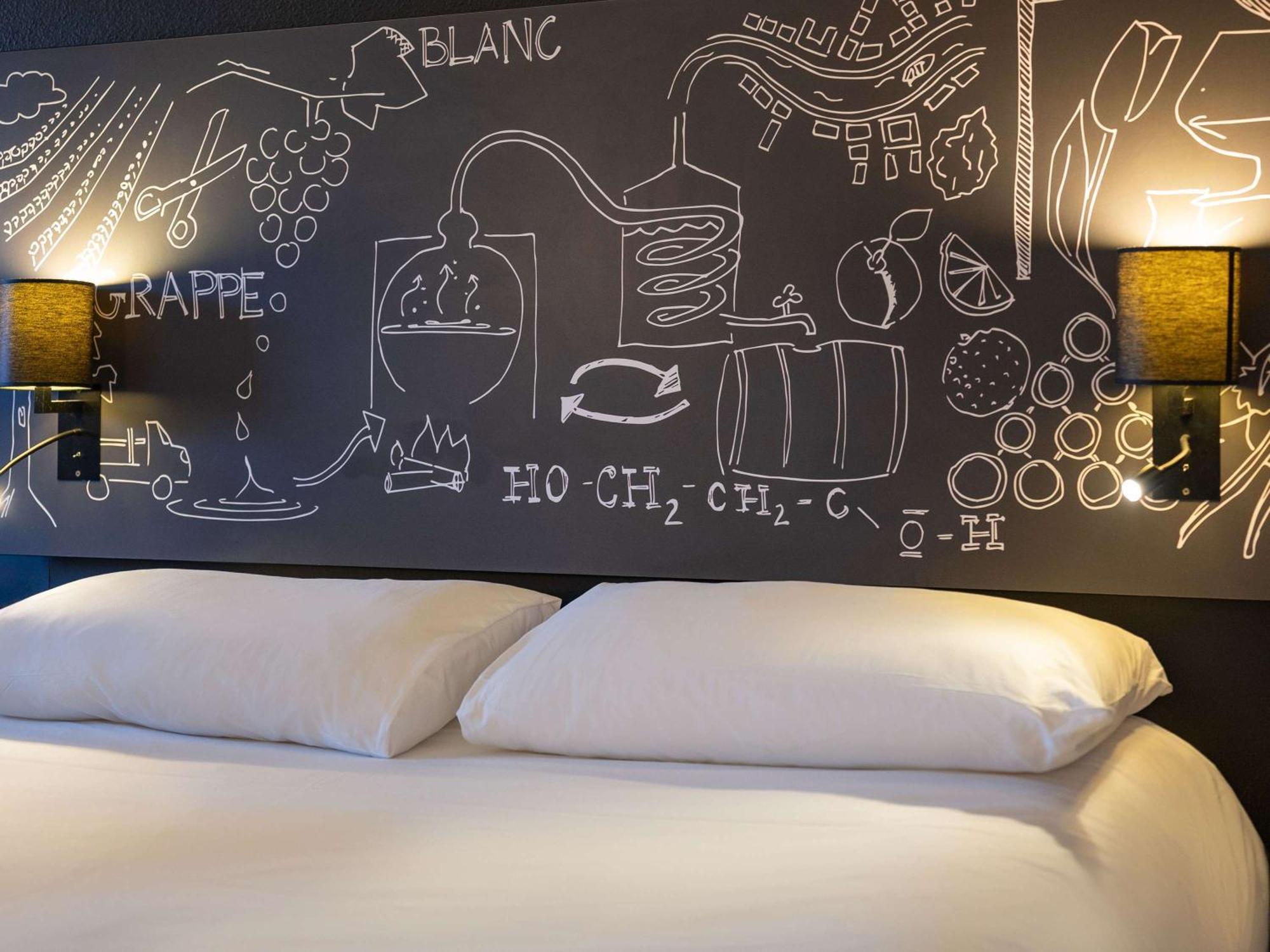 Готель Ibis Styles Cognac Chateaubernard Екстер'єр фото