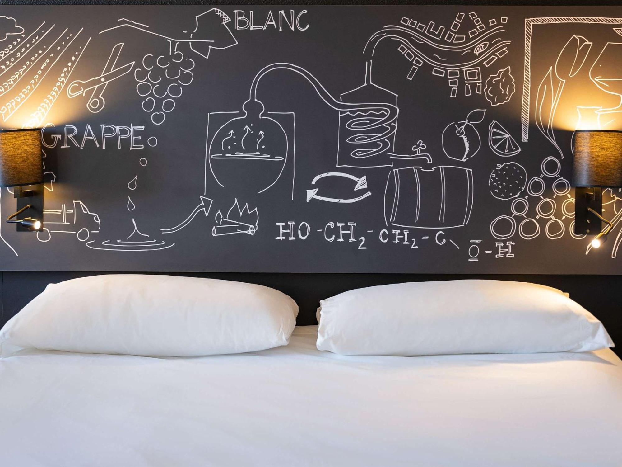 Готель Ibis Styles Cognac Chateaubernard Екстер'єр фото